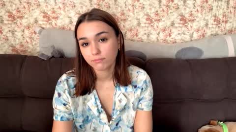 Snapshot of somerfrieler chatting on 24, 10, 2025 Hello My name is Jane im new model here and little but shy but curious. online show from 24, 10, 2025
