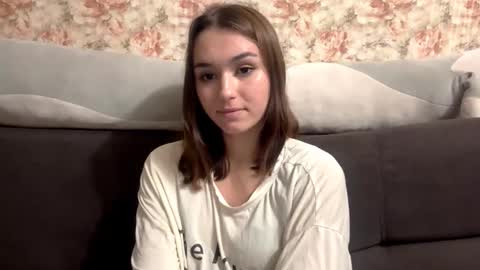 Snapshot of somerfrieler chatting on 27, 10, 2025 Hello My name is Jane im new model here and little but shy but curious. online show from 27, 10, 2025