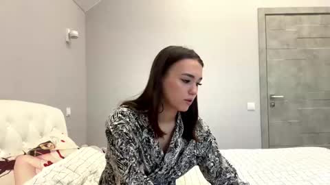 Hello My name is Jane  im new model here and little but shy but curious. online show from 22, 12, 2025