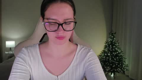 Snapshot of sonia_moon_ chatting on 8, 12, 2024 sonia_moon_ online show from 8, 12, 2024