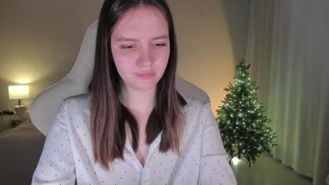 Snapshot of sonia_moon_ chatting on 8, 1, 2025 sonia_moon_ online show from 8, 1, 2025