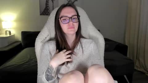 Snapshot of sonia_moon_ chatting on 3, 3, 2025 sonia_moon_ online show from 3, 3, 2025