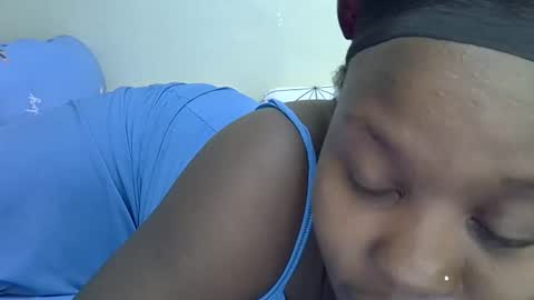 sonnia02 online show from 2, 11, 2025