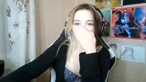 Snapshot of sonwosick chatting on 12, 4, 2026 Mila online show from 12, 4, 2026