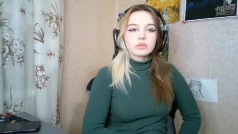 Snapshot of sonwosick chatting on 19, 4, 2026 Mila online show from 19, 4, 2026