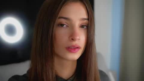 Snapshot of sonyaericsson chatting on 6, 10, 2025 Eva 3 online show from 6, 10, 2025