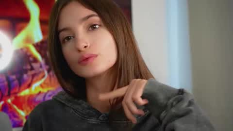 Snapshot of sonyaericsson chatting on 11, 10, 2025 Eva 3 online show from 11, 10, 2025