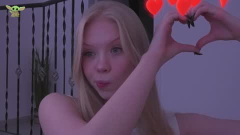 Snapshot of sonyaplush chatting on 21, 12, 2024 Sonya Instagram Twitter sonyaplushgirl OnlyFans sonyaplush online show from 21, 12, 2024