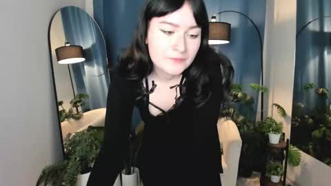 Snapshot of sophi_browny chatting on 2, 12, 2025 Sophi online show from 2, 12, 2025