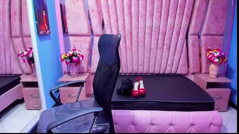sophi_hardd online show from 19, 1, 2025