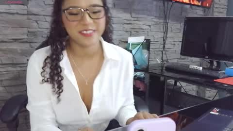 Snapshot of sophia_brunette21 chatting on 14, 3, 2026 sophia_brunette21 online show from 14, 3, 2026