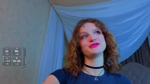 Snapshot of sophia_dreamy chatting on 10, 10, 2025 Sophia online show from 10, 10, 2025
