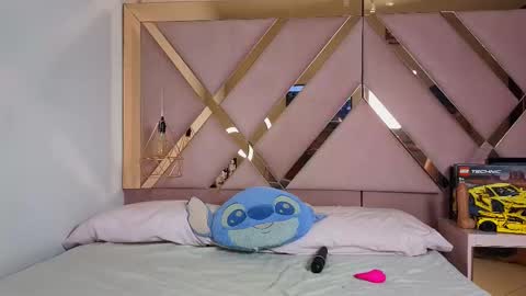 Snapshot of sophia_grand chatting on 22, 10, 2025 Sophia Grand online show from 22, 10, 2025