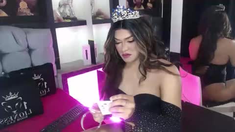 Snapshot of sophia_hott01 chatting on 10, 10, 2025 sophia_hott01 online show from 10, 10, 2025