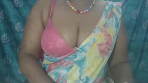 Snapshot of sophia_indian chatting on 4, 12, 2025 Sophia Tamil online show from 4, 12, 2025