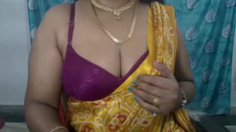 Snapshot of sophia_indian chatting on 13, 4, 2026 Sophia Tamil online show from 13, 4, 2026