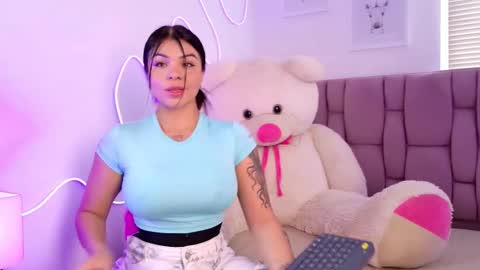 Sophia Carson online show from 5, 10, 2025