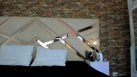 Sophia Paris online show from 6, 10, 2025