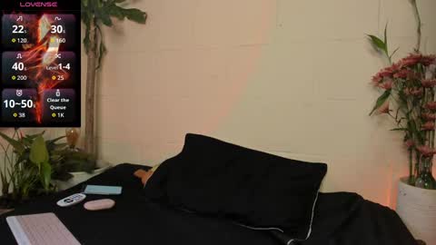 Snapshot of sophialuck chatting on 29, 9, 2025 online show from 29, 9, 2025