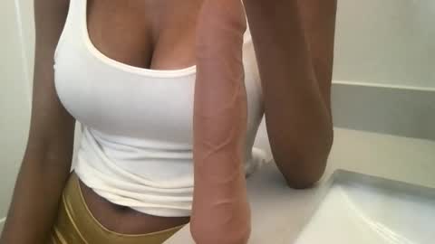 Snapshot of sophiaraexx chatting on 14, 5, 2026 Sophia online show from 14, 5, 2026