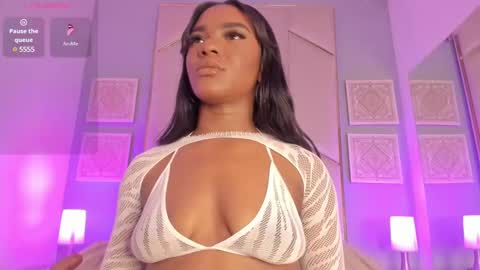Snapshot of sophiasmiths_ chatting on 18, 1, 2025 SophiaSmiths online show from 18, 1, 2025