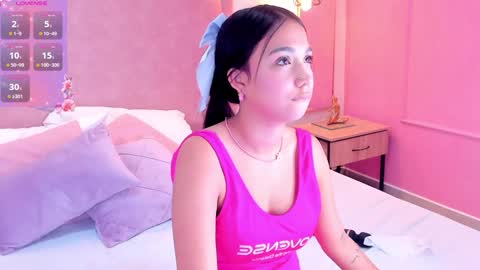 Snapshot of sophiawhite__ chatting on 6, 1, 2025 SOPHIA online show from 6, 1, 2025