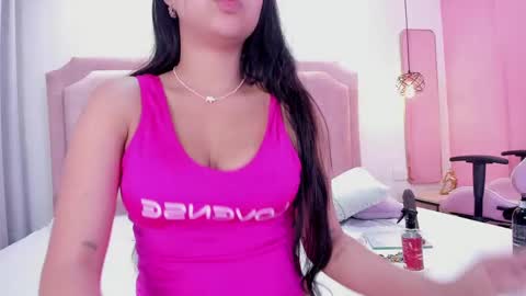 Snapshot of sophiawhite__ chatting on 19, 2, 2025 SOPHIA online show from 19, 2, 2025