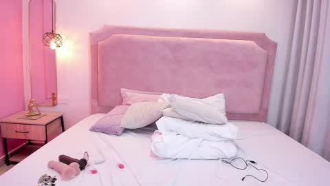 Snapshot of sophiawhite__ chatting on 20, 2, 2025 SOPHIA online show from 20, 2, 2025