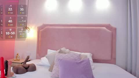 Snapshot of sophiawhite__ chatting on 30, 9, 2025 SOPHIA online show from 30, 9, 2025