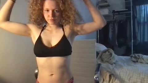 Snapshot of sophie21xoxo chatting on 9, 9, 2025 sophie21xoxo online show from 9, 9, 2025