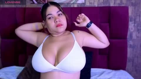 Snapshot of sophie__blare chatting on 5, 6, 2026 sophie__blare online show from 5, 6, 2026