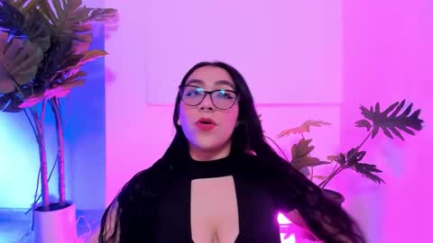 Snapshot of sophie_dallas chatting on 22, 12, 2025 sophie_dallas online show from 22, 12, 2025