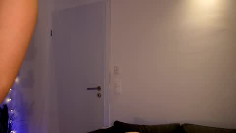 Snapshot of sophie_fleur chatting on 17, 9, 2025 Sophie online show from 17, 9, 2025