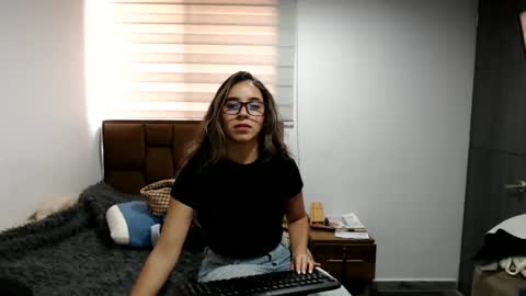 sophie_fox2 online show from 23, 5, 2026