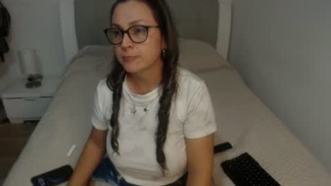 Snapshot of sophie_lopez1 chatting on 18, 6, 2026 Sofa online show from 18, 6, 2026
