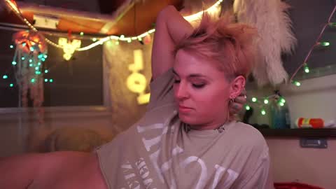 Snapshot of sophie_lovely chatting on 14, 12, 2024 derpy derpington online show from 14, 12, 2024