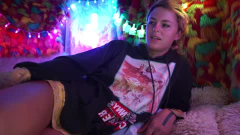 Snapshot of sophie_lovely chatting on 6, 2, 2025 derpy derpington online show from 6, 2, 2025