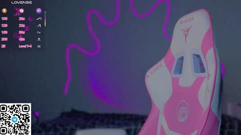 sophie_nomenal_ online show from 20, 4, 2026