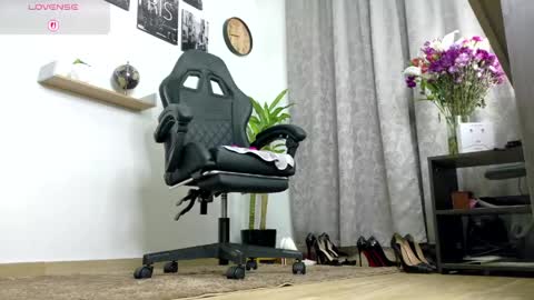 sophiebaker__ online show from 11, 5, 2026
