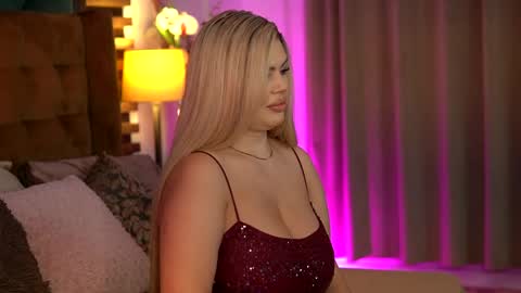Snapshot of sophieboobsx chatting on 7, 4, 2026 Sophie online show from 7, 4, 2026