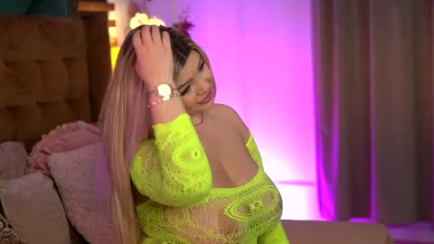 Snapshot of sophieboobsx chatting on 15, 5, 2026 Sophie online show from 15, 5, 2026