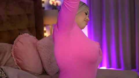 Snapshot of sophieboobsx chatting on 16, 5, 2026 Sophie online show from 16, 5, 2026