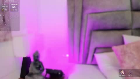 Snapshot of sophiee_smith chatting on 29, 9, 2025 Sophie  online show from 29, 9, 2025