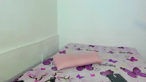 Snapshot of sophiee_veryhot chatting on 16, 12, 2025 sophiee veryhot online show from 16, 12, 2025