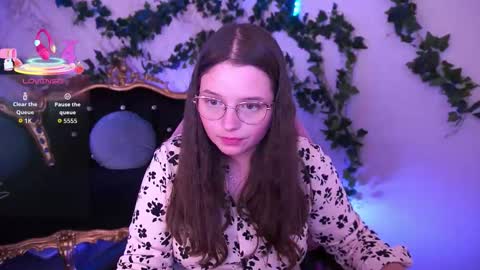 Snapshot of sophieedreams chatting on 31, 10, 2025 sophieedreams online show from 31, 10, 2025