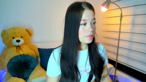 Snapshot of sophieee01 chatting on 12, 2, 2025 Sophie online show from 12, 2, 2025