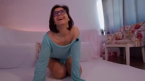 Sophie Rain online show from 8, 6, 2026