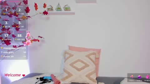 Snapshot of sophiehuntt chatting on 9, 12, 2024 Sophie Hunt online show from 9, 12, 2024