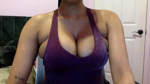 Snapshot of sophieinthecity chatting on 8, 1, 2025 Sophia Star online show from 8, 1, 2025