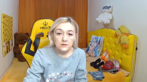 Snapshot of sophiekittyy chatting on 1, 2, 2025 sophiekittyy online show from 1, 2, 2025